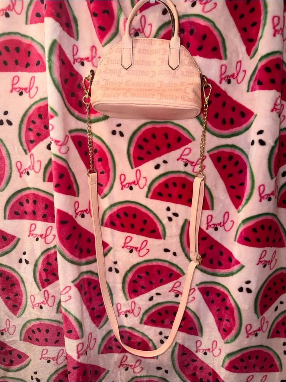 🩷 Juicy Couture Dome Handbag with Gold Heart Logo